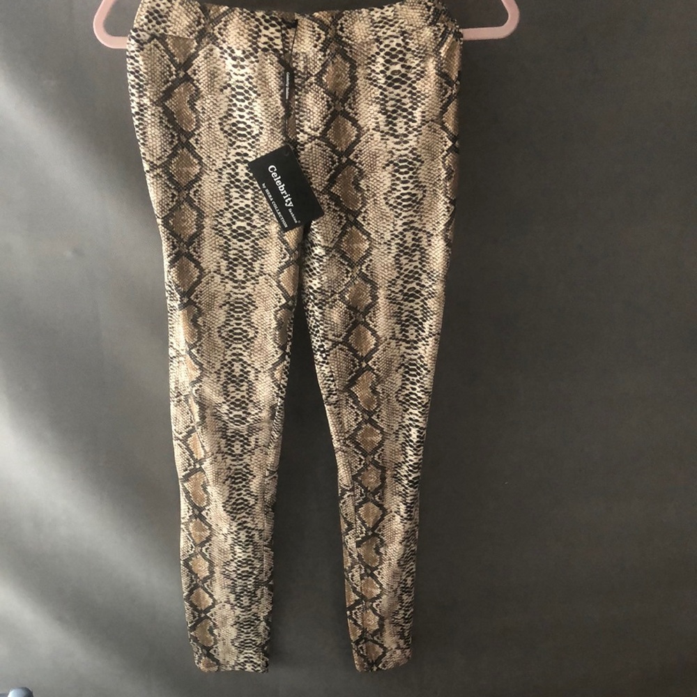 Snakeskin print leggings